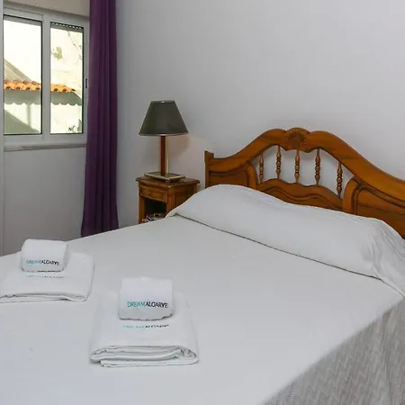 B21 - Central Downtown Apartment! Lagos
