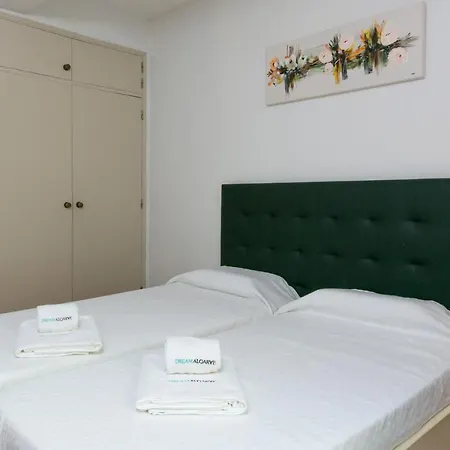 B21 - Central Downtown Apartment!